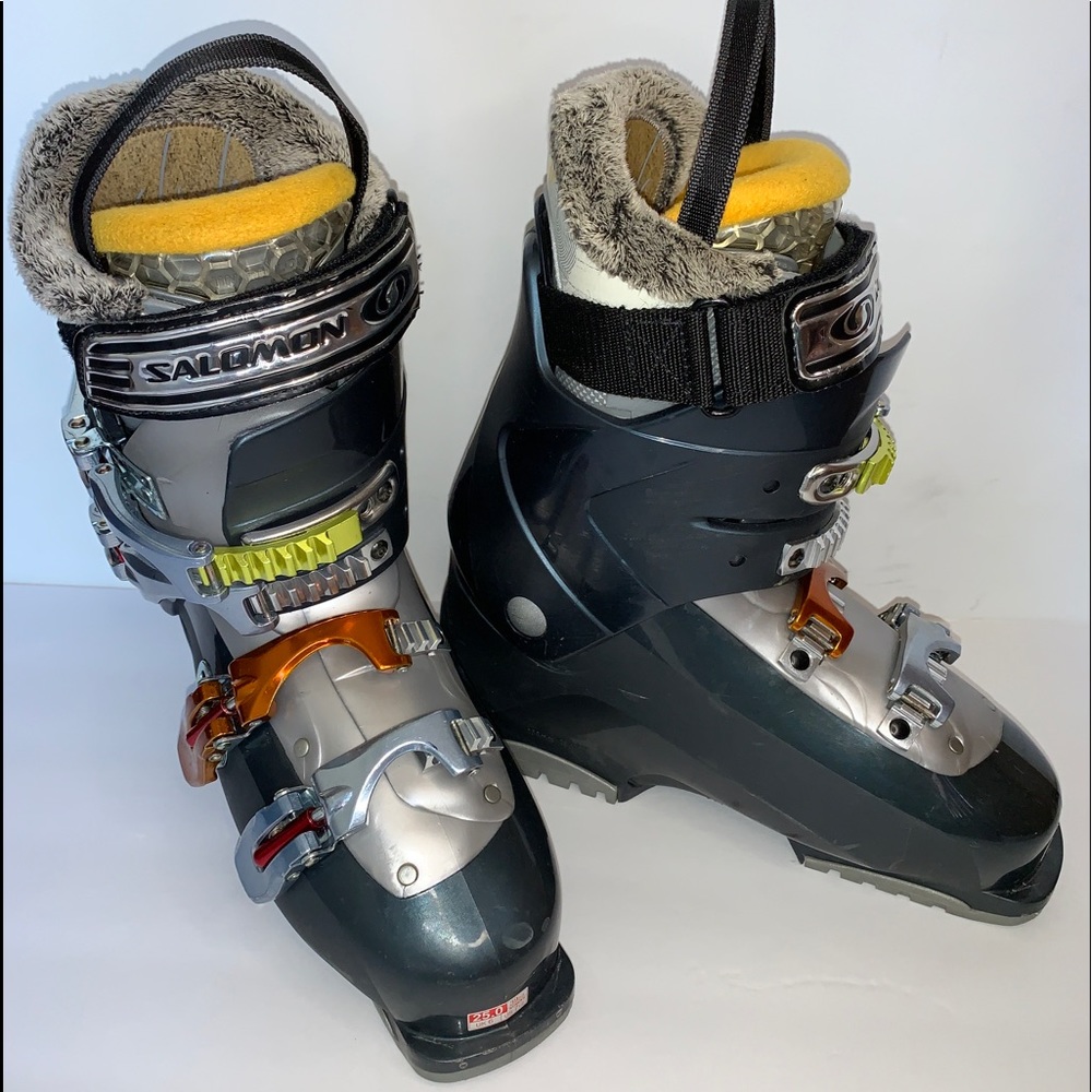 Salomon women’s ski boots 7 1/2 gray yellow red